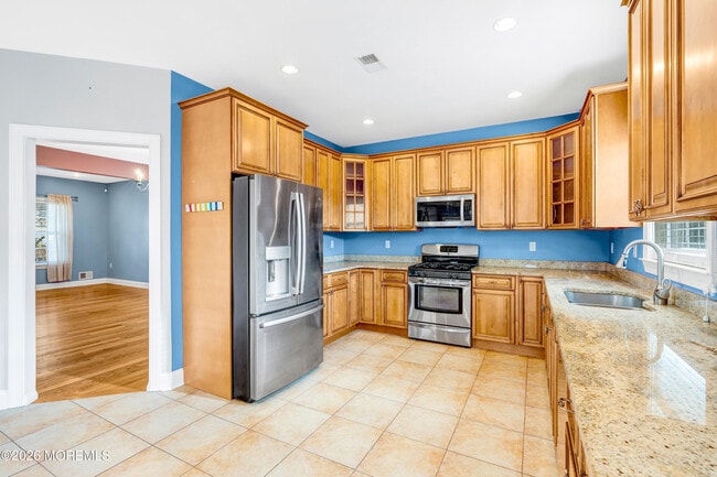 Building Photo - 1000 Eighth Ave