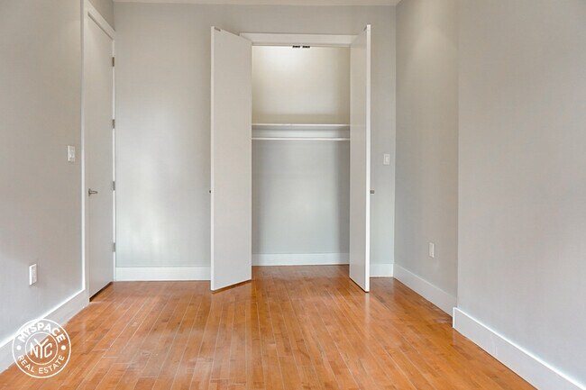 Building Photo - 1158 Fulton St