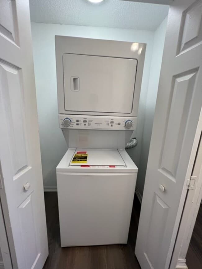 Building Photo - *Showings Begin Soon* Easy Living! 2BR/1.5BA with Garage & Lawn Care Included *No Pets*