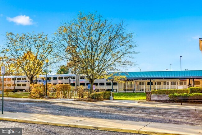 Building Photo - 612 Marina Landing Ln