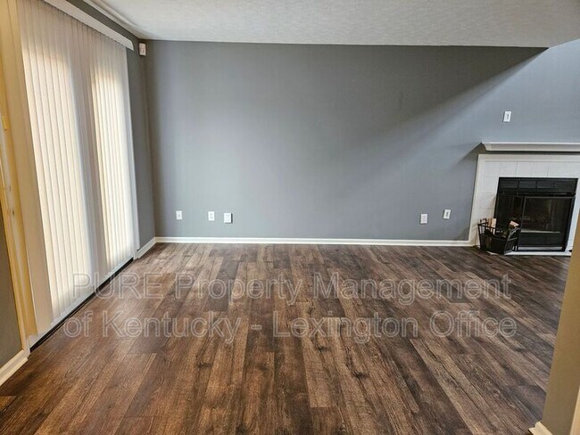 Building Photo - 353 Lucille Dr