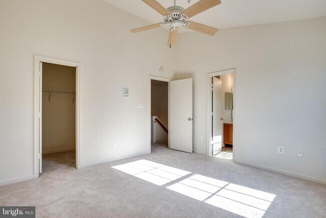 Building Photo - 100 Penwick Cir