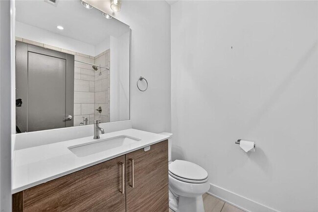 Building Photo - 1214 Chelsea Cir NW