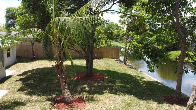 Building Photo - 3541 NW 37th Ave