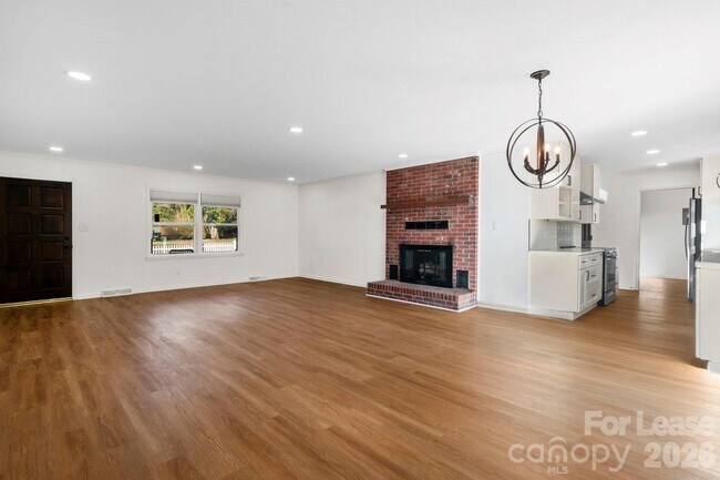 Building Photo - 16808 Knoxwood Dr