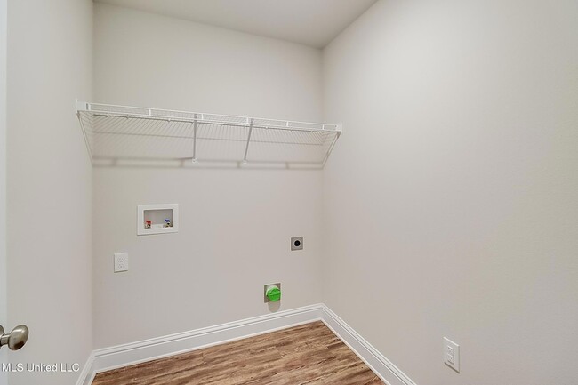 Building Photo - 6559 Eastland Cir