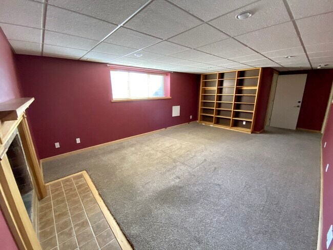 Building Photo - 859 E 2730 N
