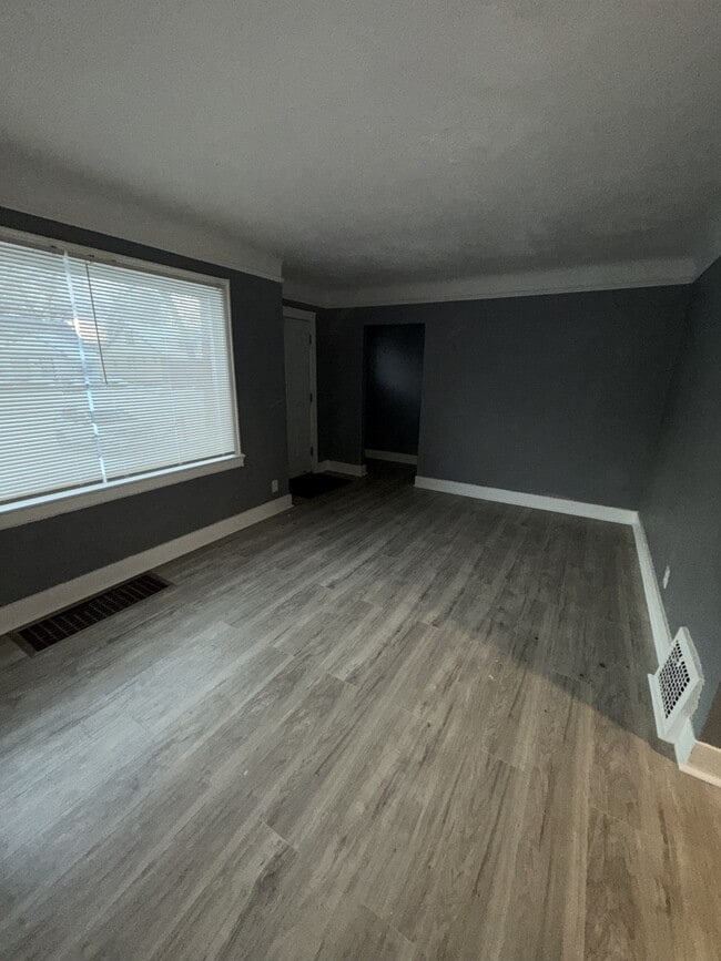 Building Photo - 18882 Marx St