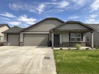 Building Photo - Brand NEW Home!  Overlooking the Golf Course!