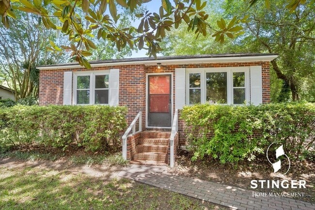 Primary Photo - 153 Williams St