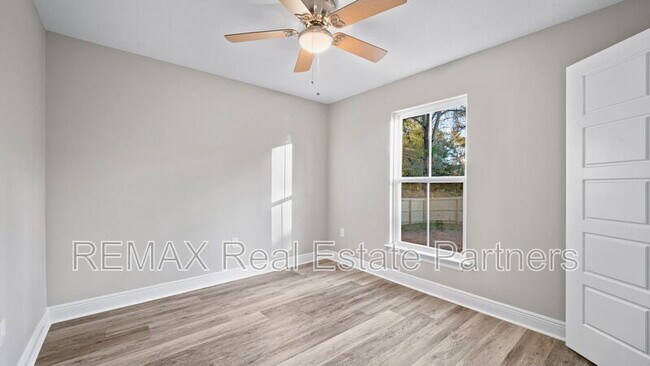 Building Photo - 22 Bellamy Ln
