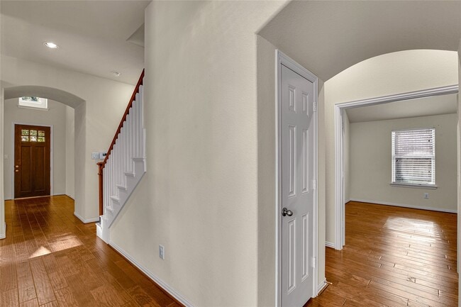 Building Photo - 8163 Little Scarlet St