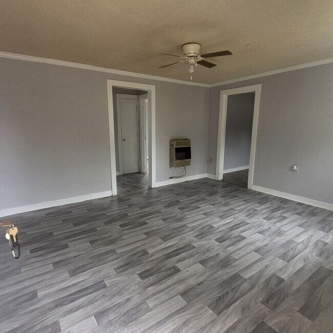 Building Photo - 111 Circle Dr