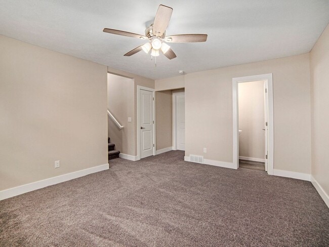 Building Photo - 556/558 Quarterline