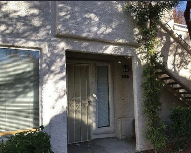 Building Photo - BEAUTIFUL SOUTHEAST 2 BEDROOM CONDO