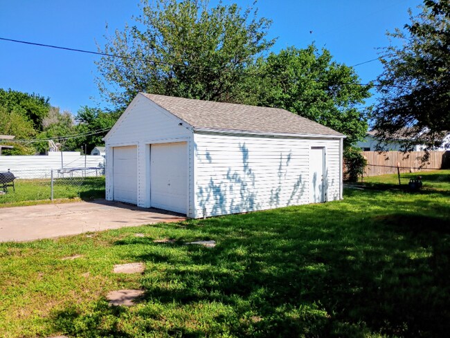 Building Photo - 312 Wilson Dr