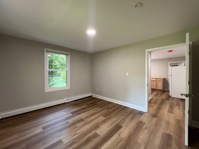 Building Photo - Nicely Updated, Pet-Friendly Fry's Spring Duplex