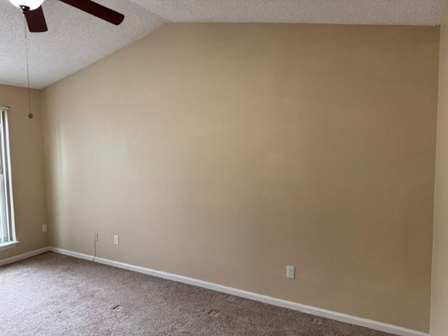 Building Photo - Home For Rent