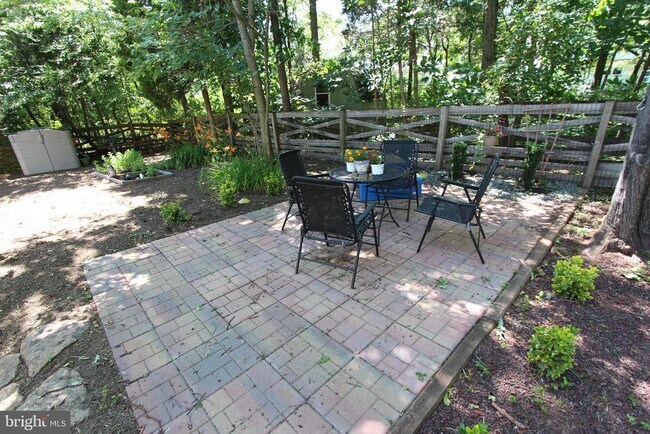 Building Photo - 46812 Backwater Dr