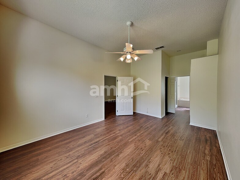 Building Photo - 12636 Enclave Dr