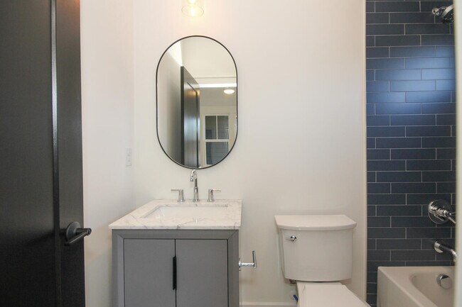 Building Photo - 1110 Greenleaf Ave