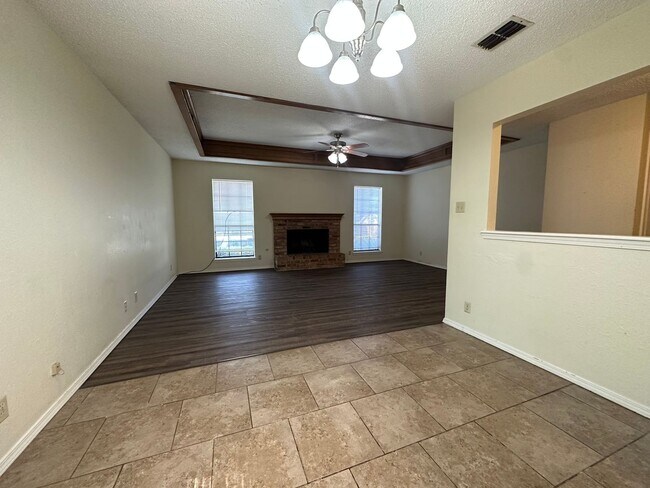 Building Photo - BRO314-316