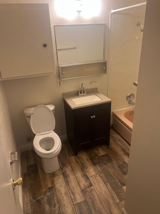 Building Photo - Affordable 1 Bedroom  Condo In Central Las Vegas