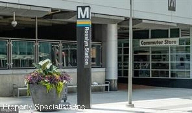 Building Photo - 1427 N Nash St