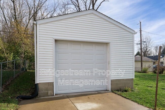 Building Photo - 655 Eavey St