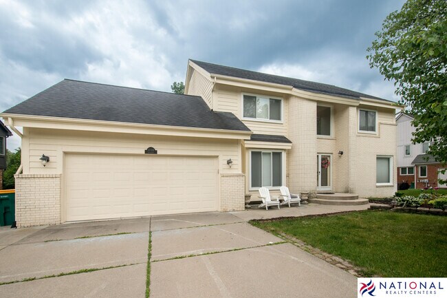 Building Photo - 37709 Glengrove Dr