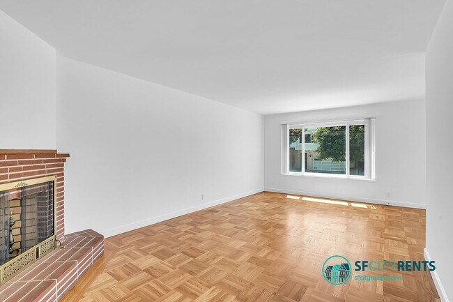 Building Photo - Silver Terrace: Updated Single Family Home...