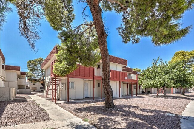 Building Photo - 5404 S Swenson St