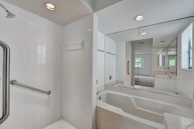 Building Photo - 8578 Eagle Run Dr