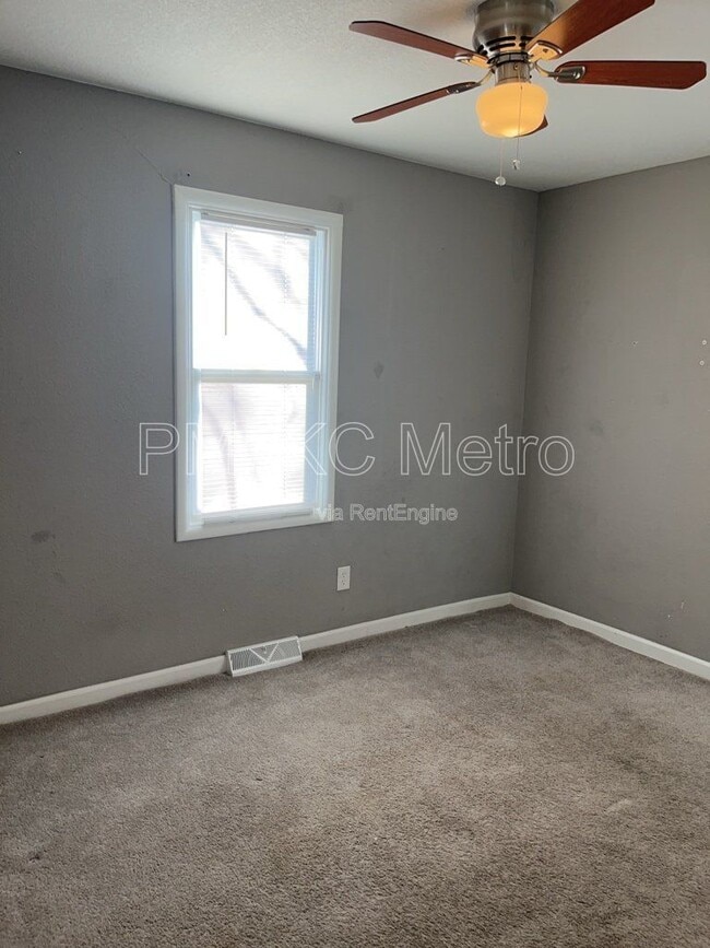 Building Photo - 8304 E 110 Terrace