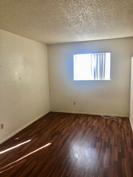 Building Photo - 3052 N Alvernon Way