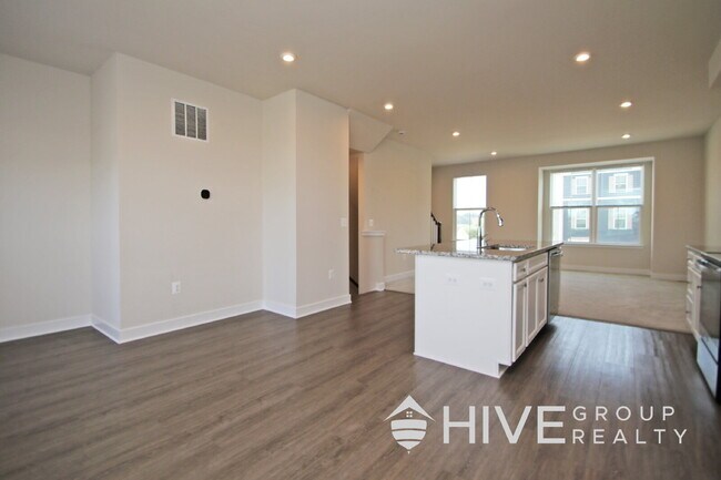 Building Photo - Spacious 4-Bed, 3.5-Bath with Garage!