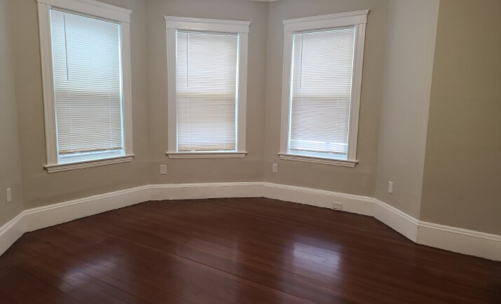 Building Photo - 724 Parker St