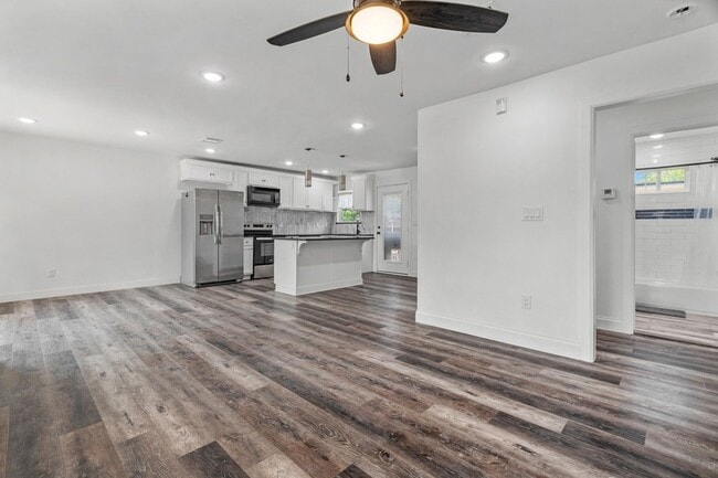 Building Photo - 4136 Lisbon St