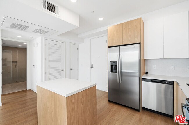 Building Photo - 4406 Fulton Ave