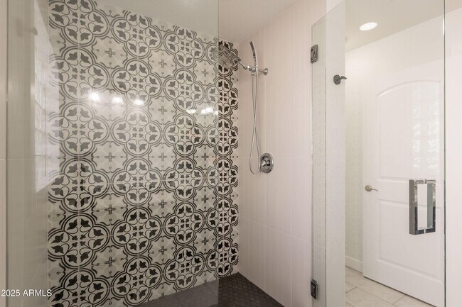 Building Photo - 6808 E Loma Land Dr