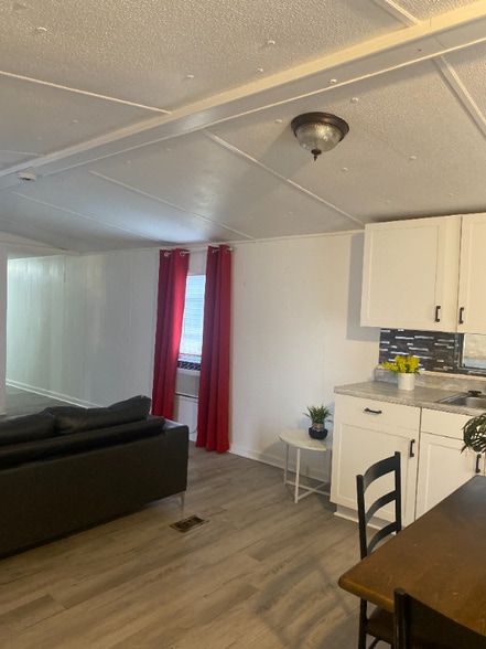 Building Photo - 9634 Crain Hwy