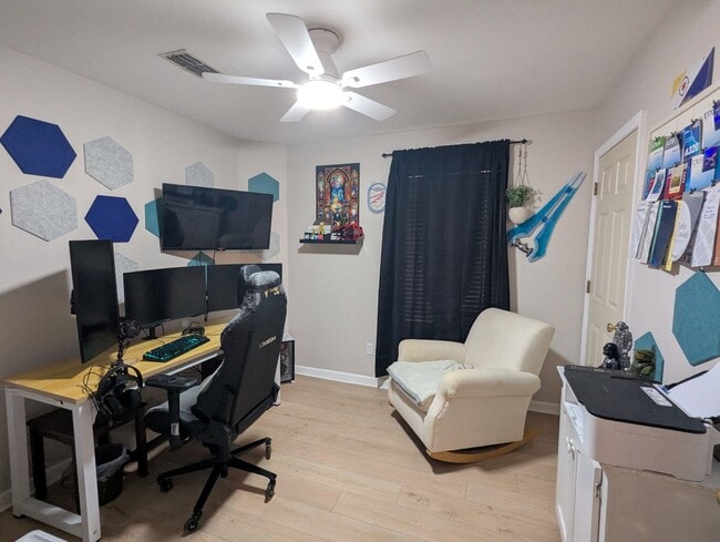 Building Photo - 2587 Yarmouth Ln