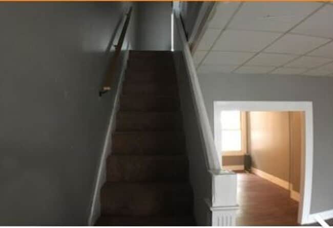 Building Photo - Extra large 3BR home in nice area