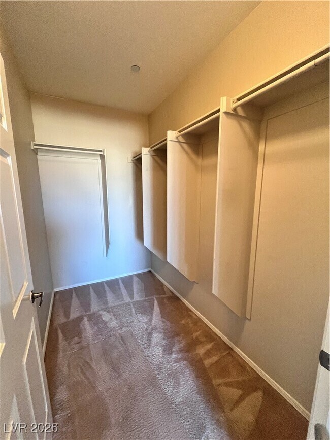 Building Photo - 6868 Sky Pointe Dr