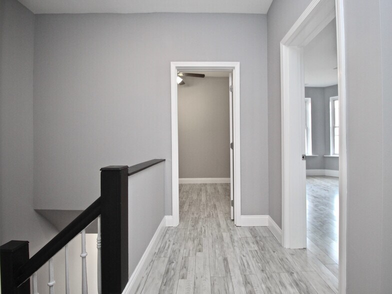 Building Photo - 3526 Vista Ave