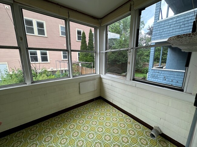 Building Photo - 9 Roberts Rd