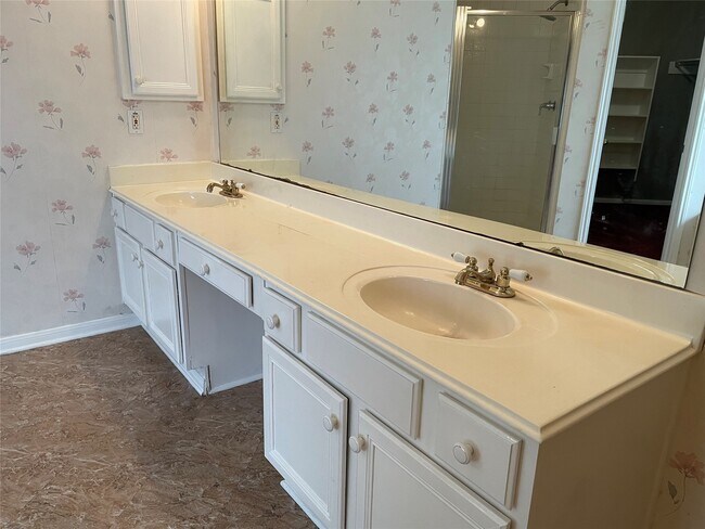 Building Photo - 2922 Russett Pl W