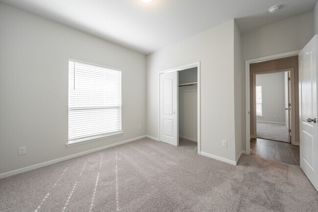 Building Photo - 4-Bedroom Temple Rental Near VA, Baylor Scott & White & Parks