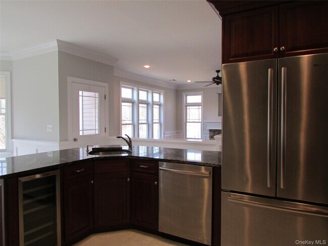 Building Photo - 2 Long Hill Rd