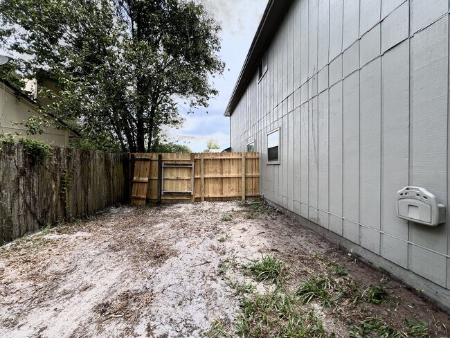 Building Photo - 11446 Skimmer Ct